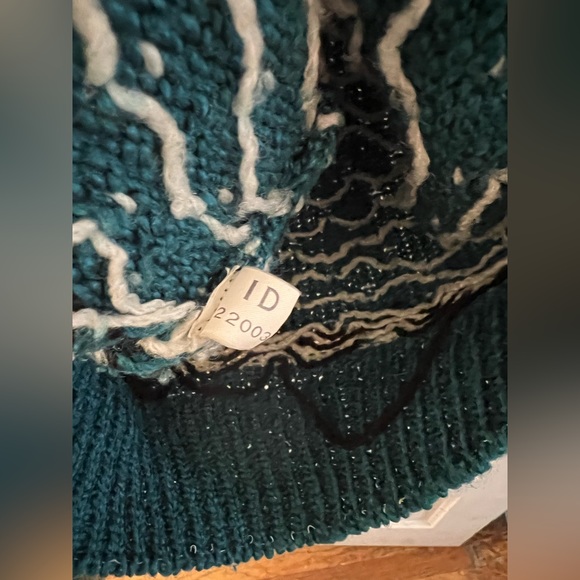 Vintage Polar Bear Sweater - Picture 2 of 10